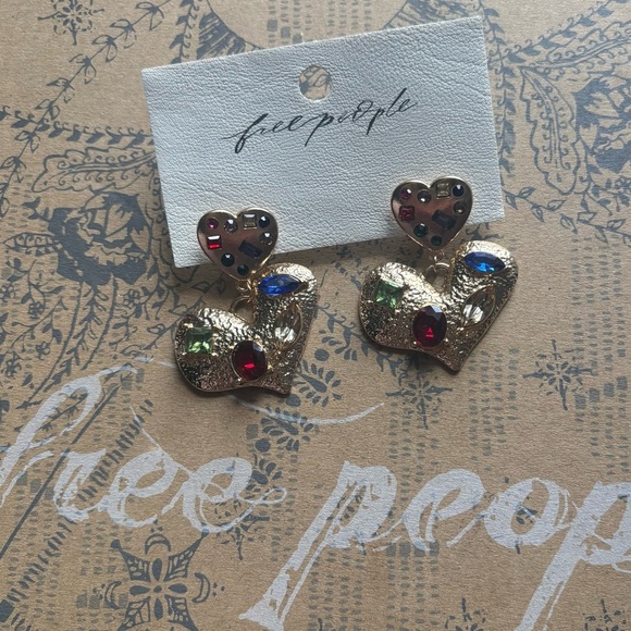 Free People Gold Tone Rhinestone Heart Earrings NWT - Picture 2 of 3